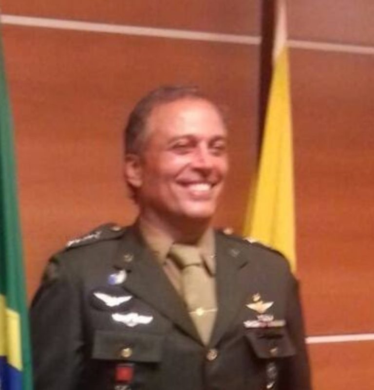 O Capitão reformado do Exército, Deputado Castello Branco, analisa a participação importante dos afrodescendentes nas fileiras do Exército Brasileiro